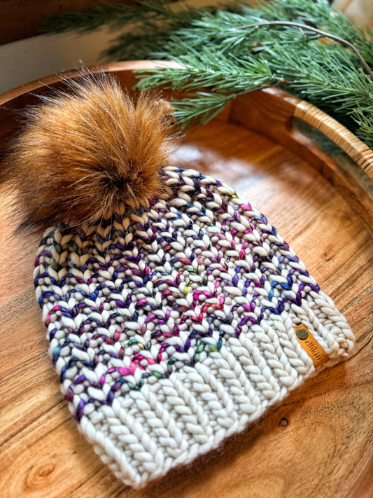 Riverbend Beanie in Fog/Aniversario