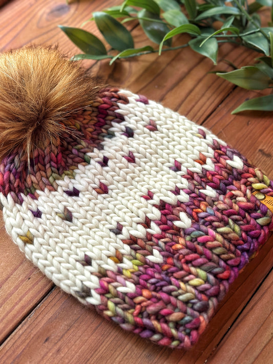 Winterfell Beanie in Arco Iris