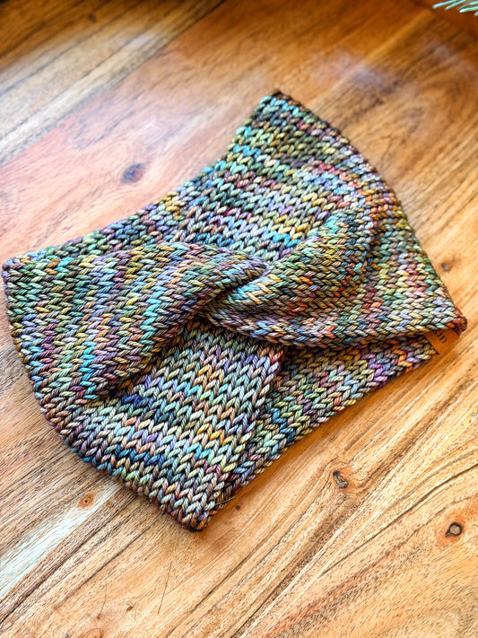 Twisted Earwarmer in Queguay