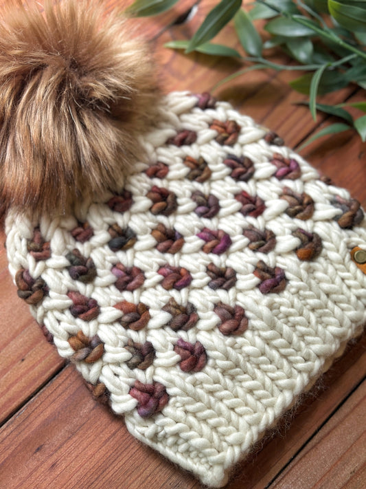 Arbor Beanie in Natural/Piedras