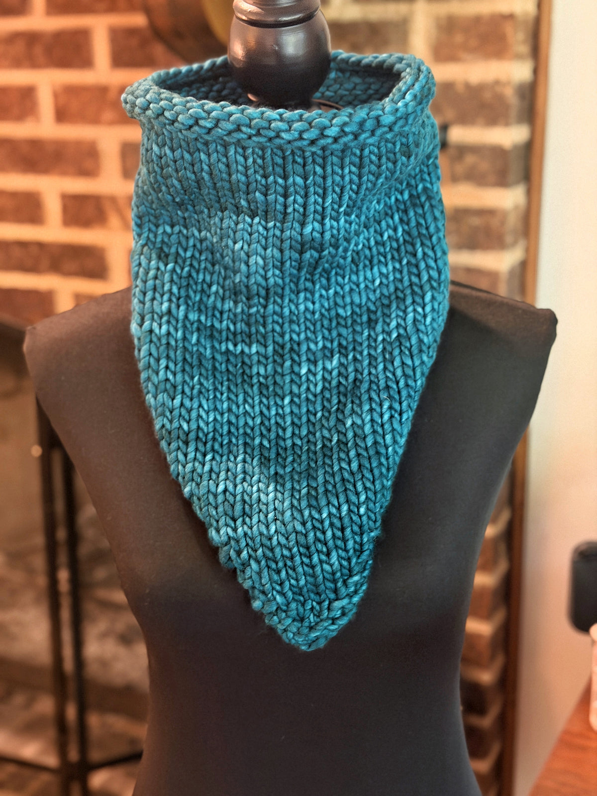 Cowl-Danna in Teal Feather