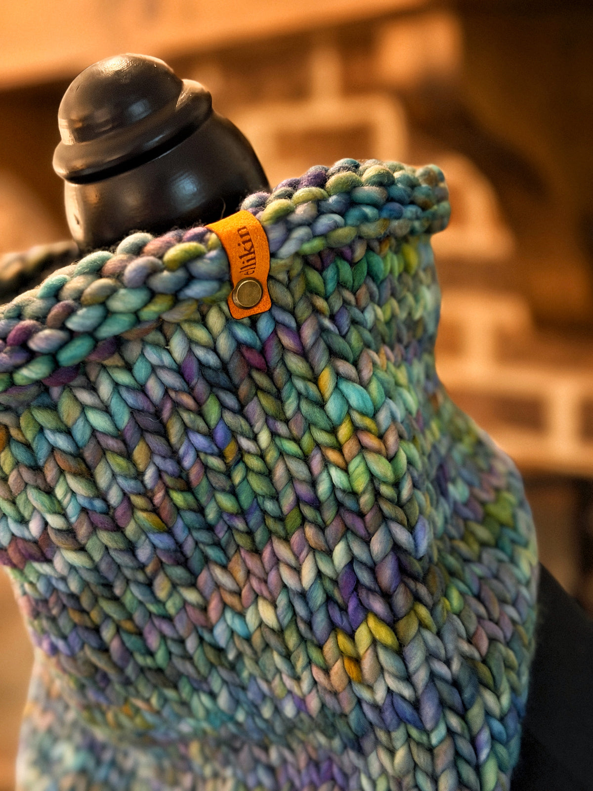 Cowl-Danna in Indecita