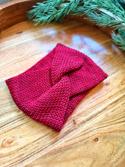Twisted Earwarmer in Cereza