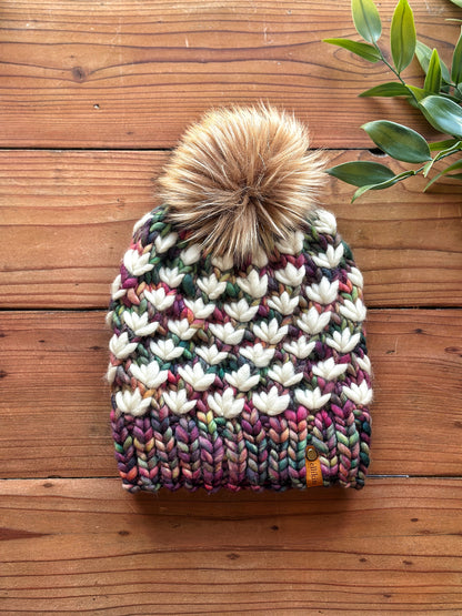 Lotus Flower Beanie in Arco Iris/Natural