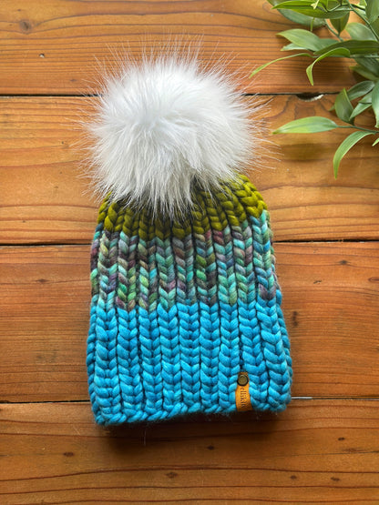 Nokhu Beanie in Blue/Green