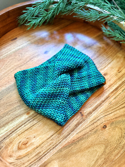 Twisted Earwarmer in Solis