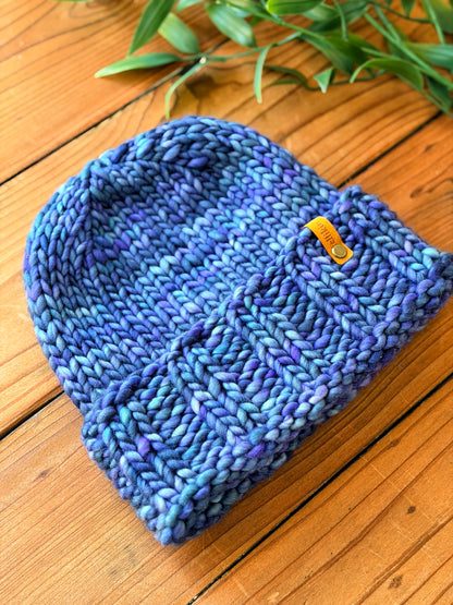 Alpine Trail Beanie in Azules