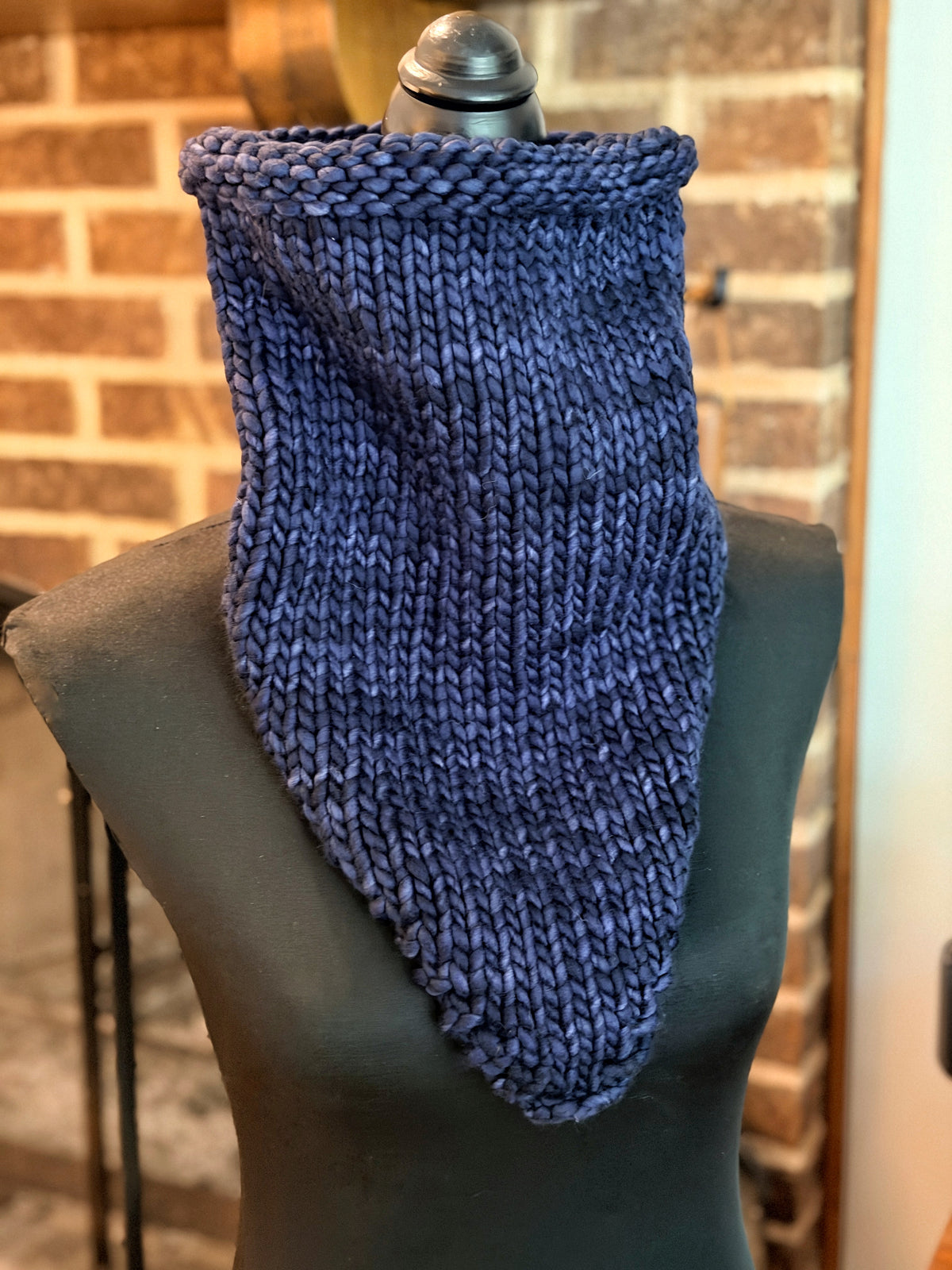Cowl-Danna in Paris Night