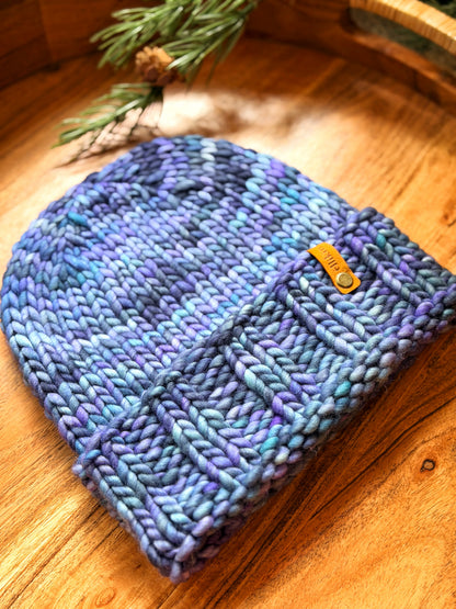 Alpine Trail Beanie in Azules