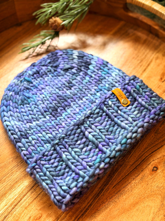 Alpine Trail Beanie in Azules