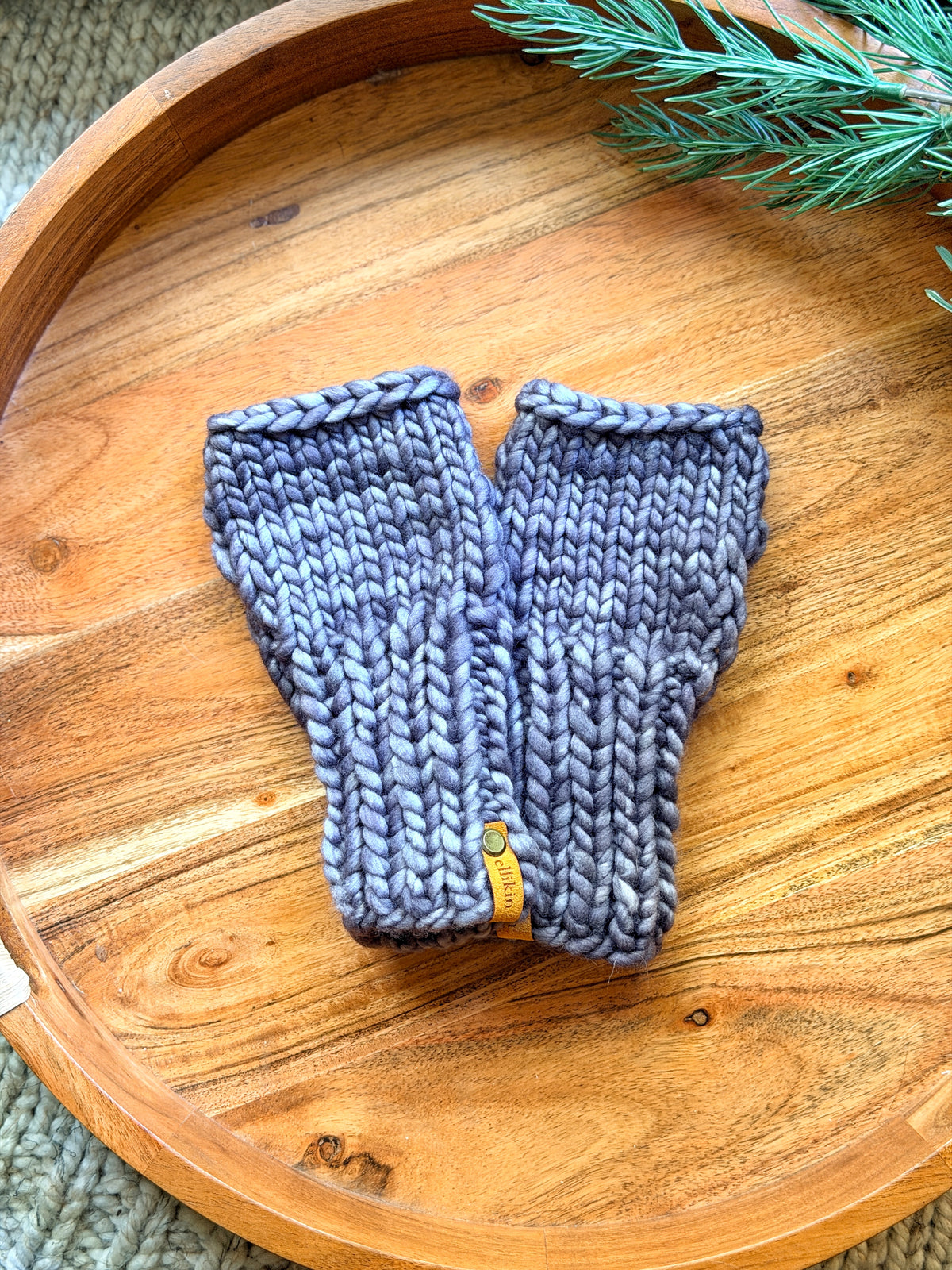 Fingerless Gloves in Plomo