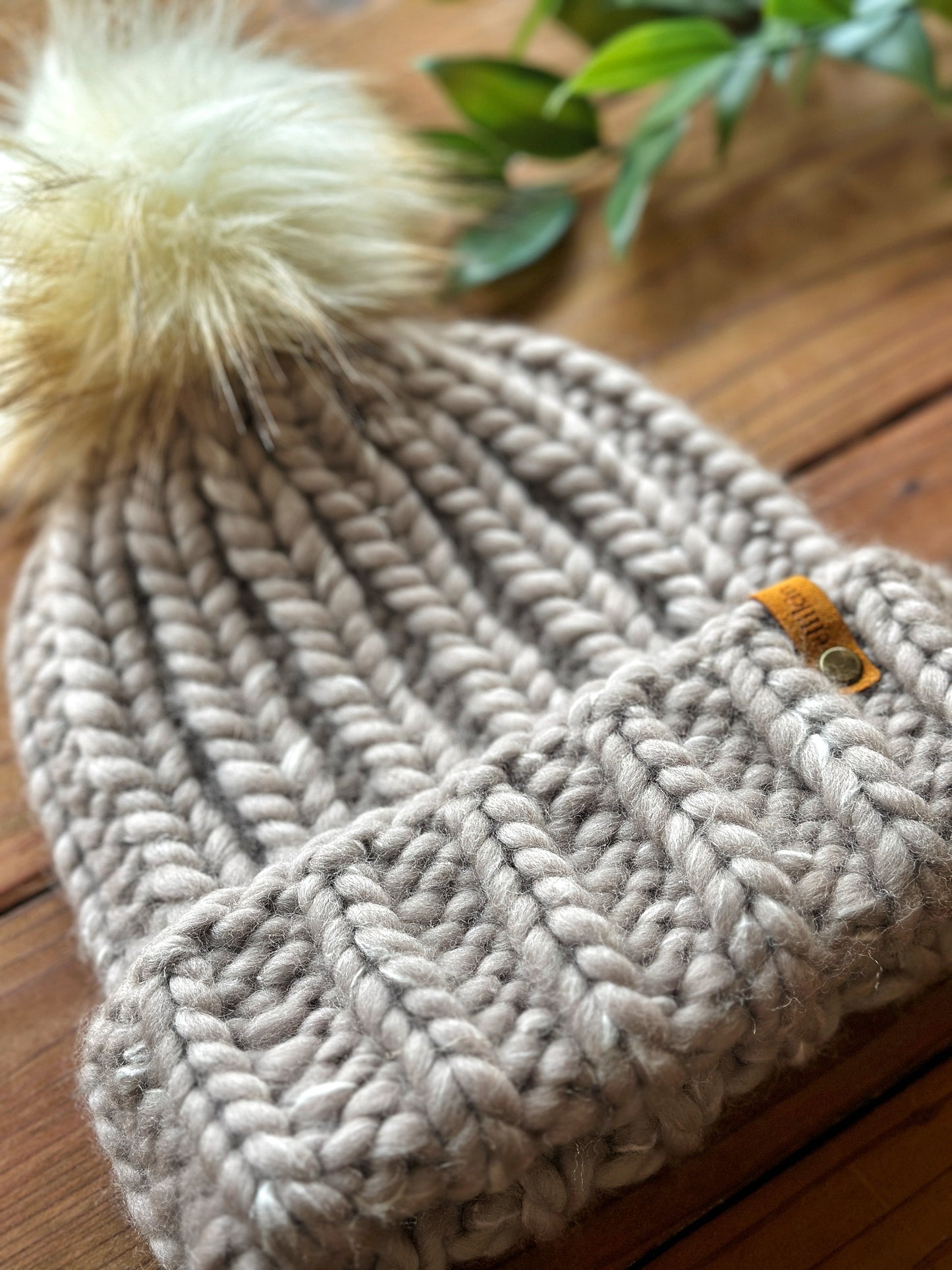 Apres Beanie in Latte