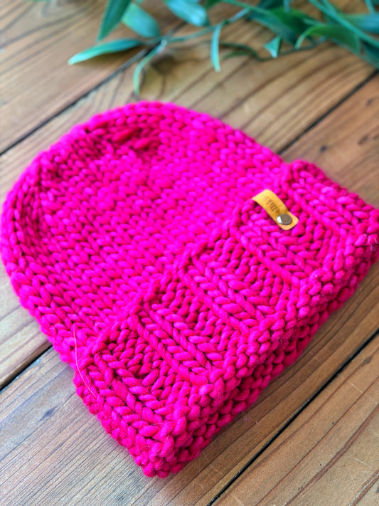 Alpine Trail Beanie in Fucsia