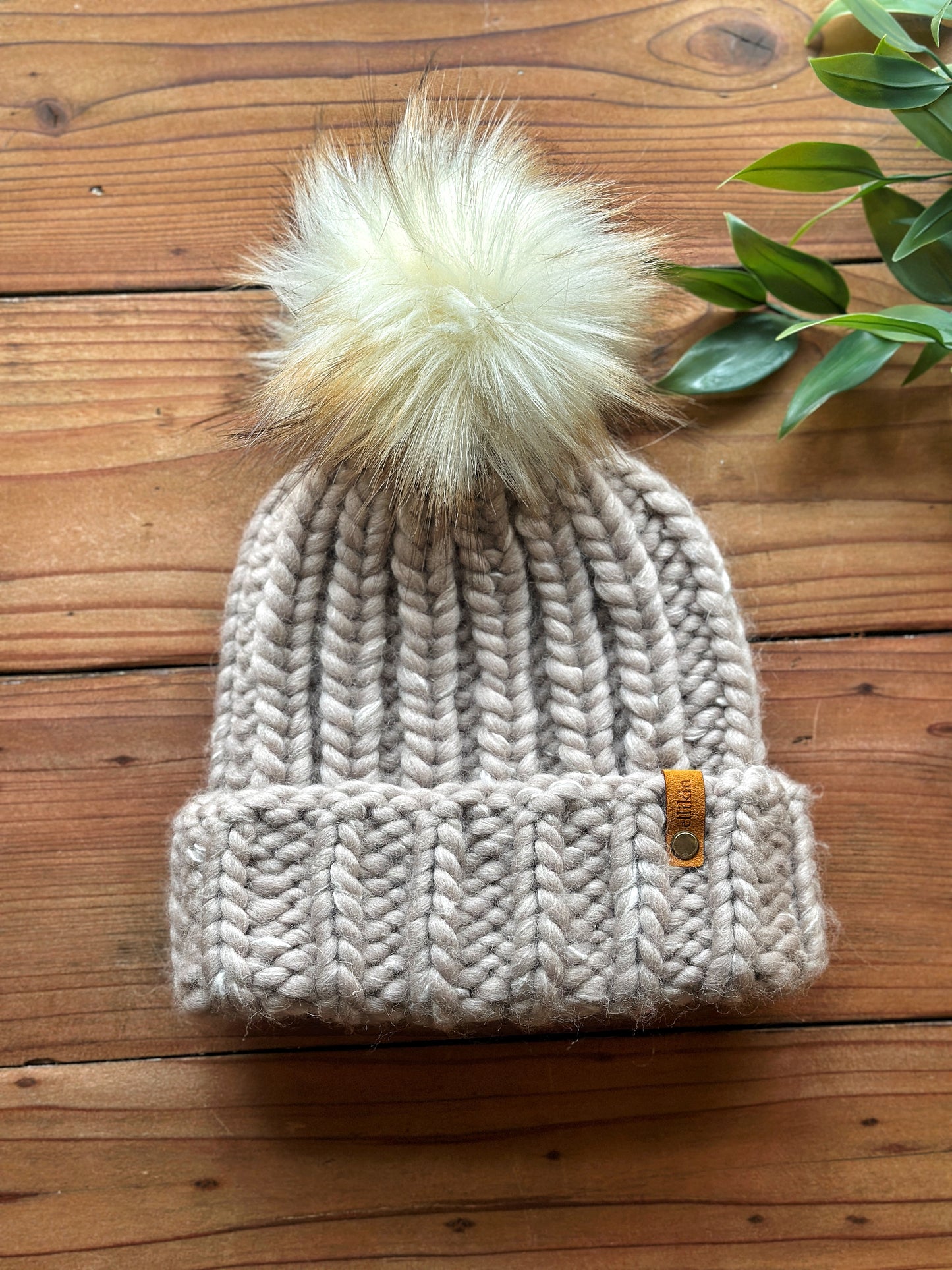 Apres Beanie in Latte