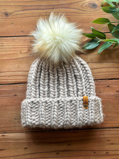 Apres Beanie in Latte